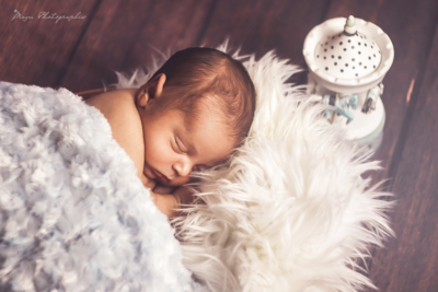 Photographe yonne auxerre tonnerre nouveau né bébé